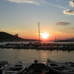 Buratovic Aparthotel
